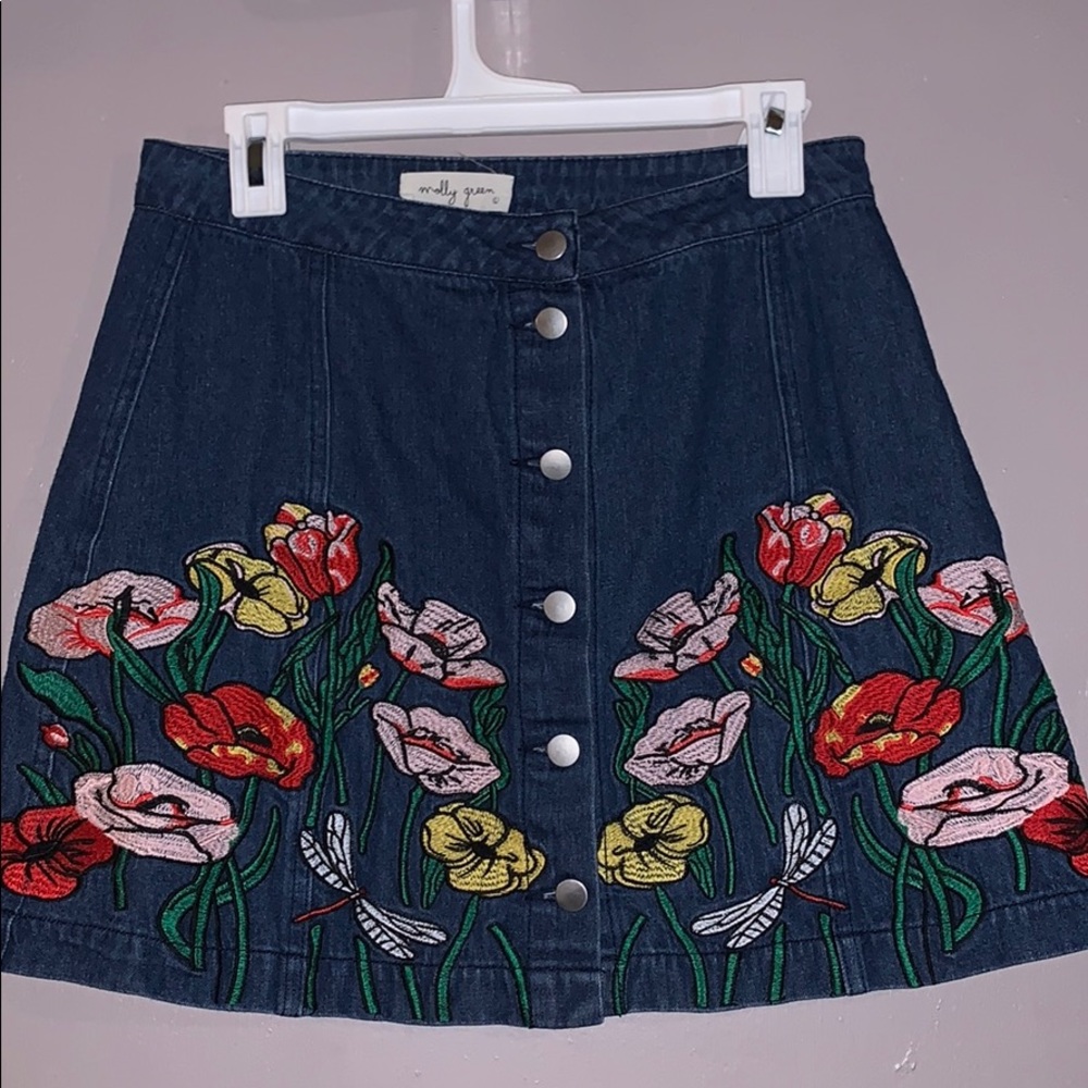 Denim button up skirt with embroidered flowers